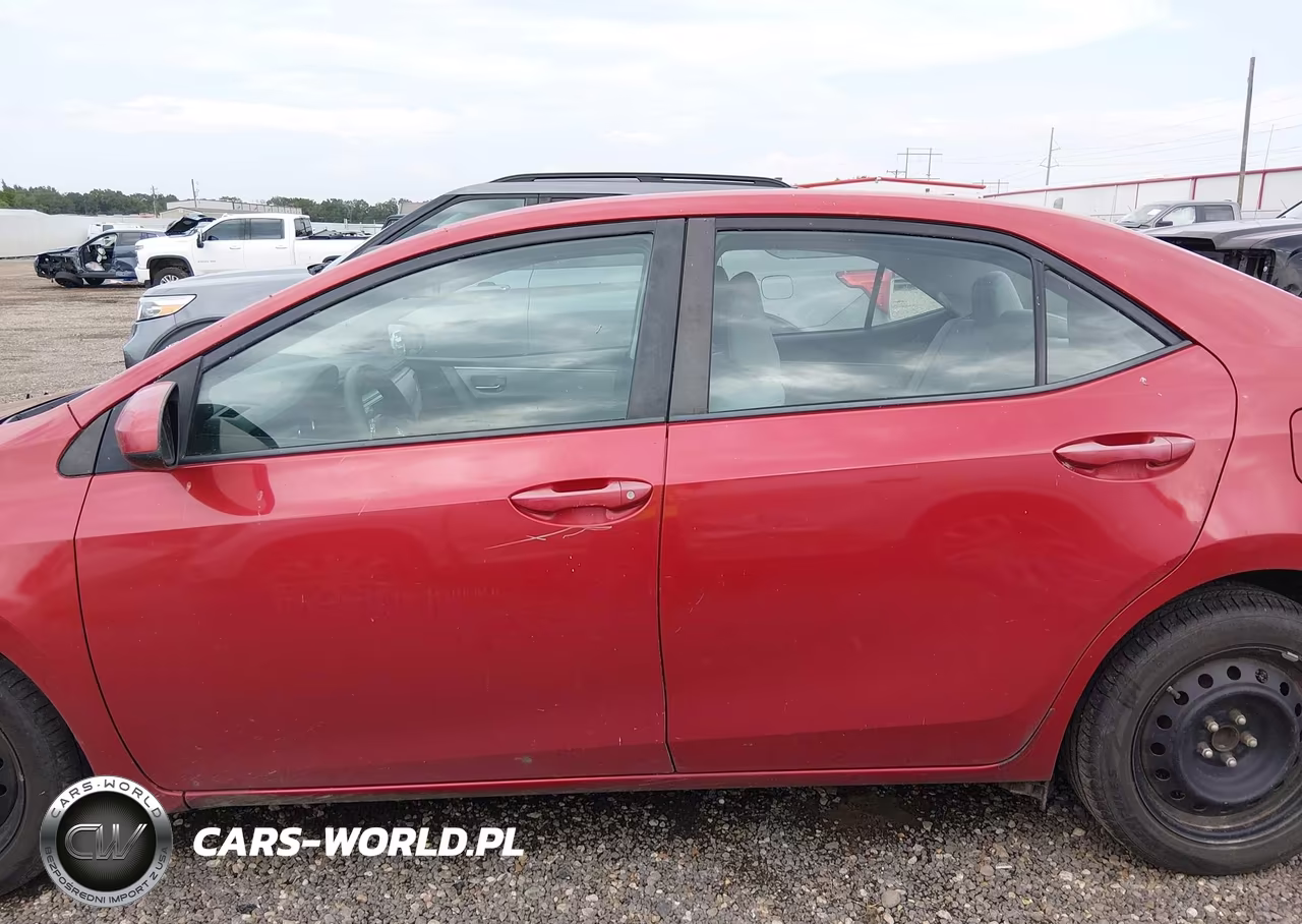 2015 Toyota Corolla Le VIN:5YFBURHE2FP299524 - 15