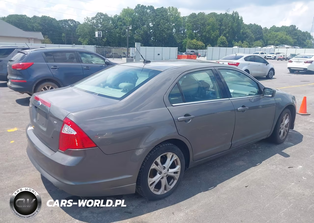 2012 Ford Fusion Se VIN:3FAHP0HA8CR115676 - 4
