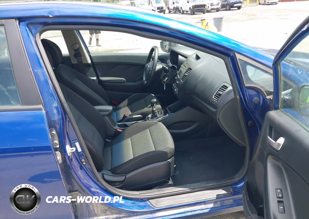 2017 Kia Forte Lx VIN:3KPFK4A76HE051352 - 5