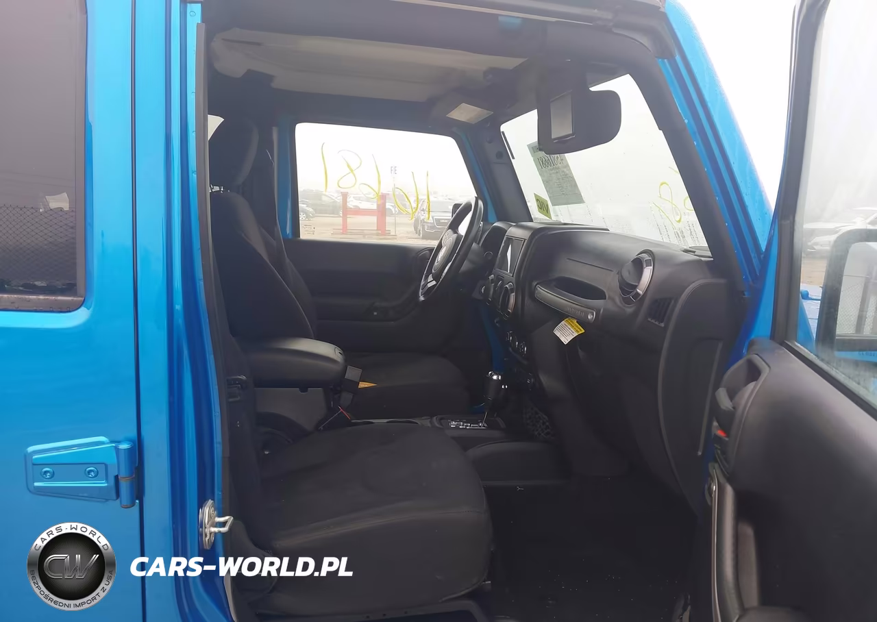 2015 Jeep Wrangler Unlimited Sport VIN:1C4BJWDG7FL522406 - 5