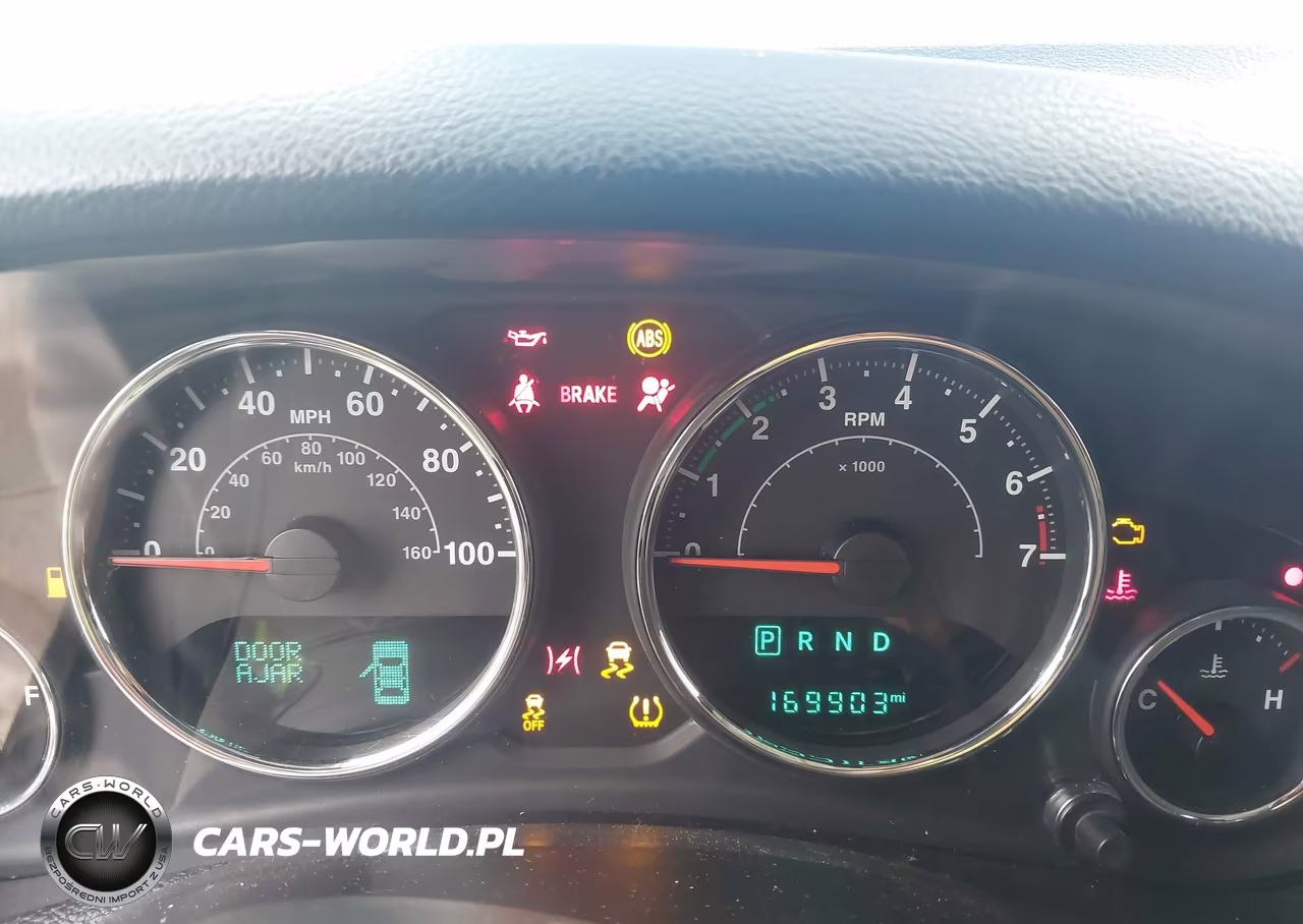 2015 Jeep Wrangler Unlimited Sport VIN:1C4BJWDG7FL522406 - 7