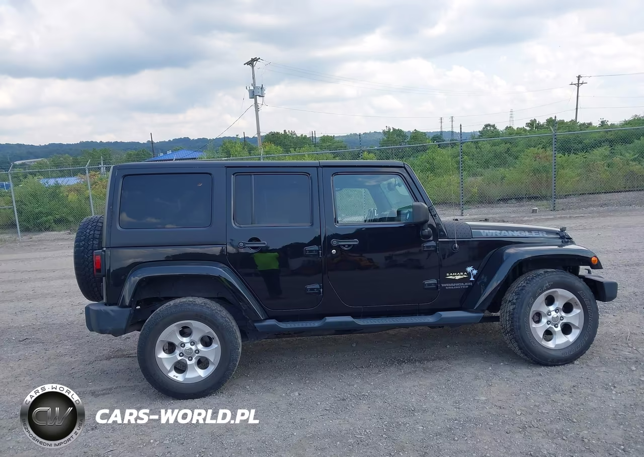 2013 Jeep Wrangler Unlimited Sahara VIN:1C4HJWEG4DL684306 - 14