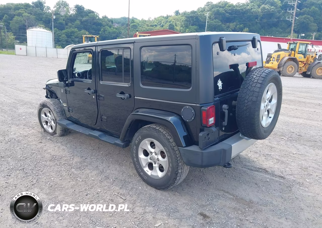 2013 Jeep Wrangler Unlimited Sahara VIN:1C4HJWEG4DL684306 - 3
