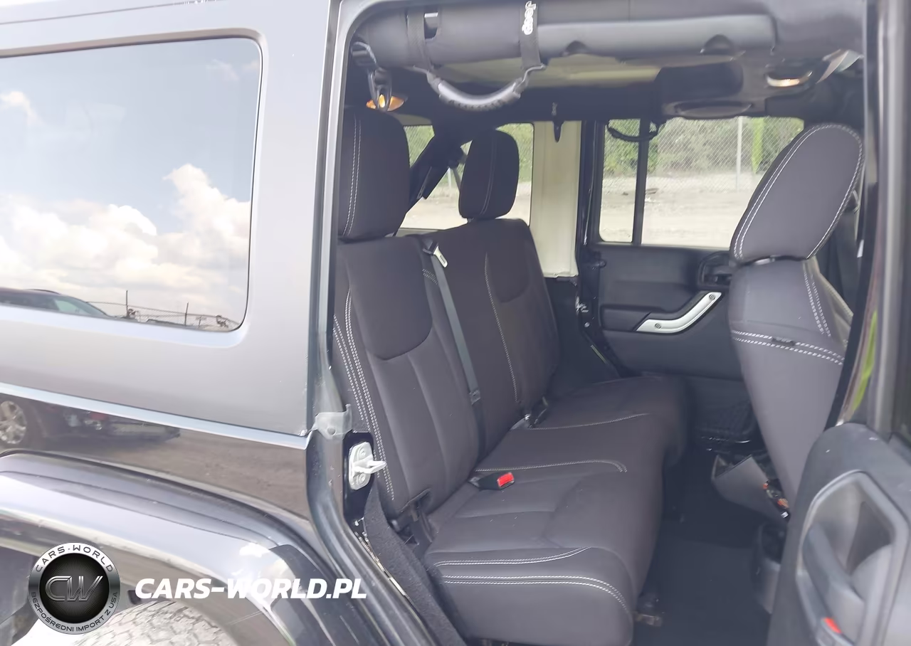 2013 Jeep Wrangler Unlimited Sahara VIN:1C4HJWEG4DL684306 - 8