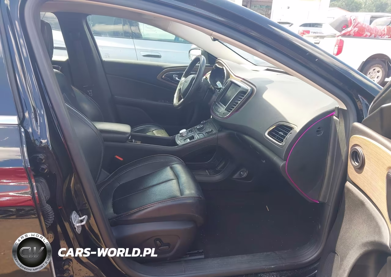 2015 Chrysler 200 C VIN:1C3CCCEG7FN656921 - 5