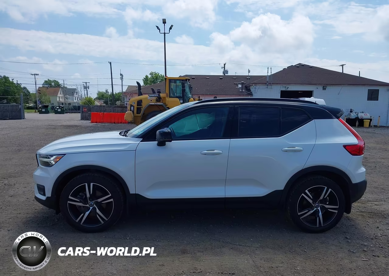2022 Volvo Xc40 T5 R-Design VIN:YV4162UM3N2742851 - 14