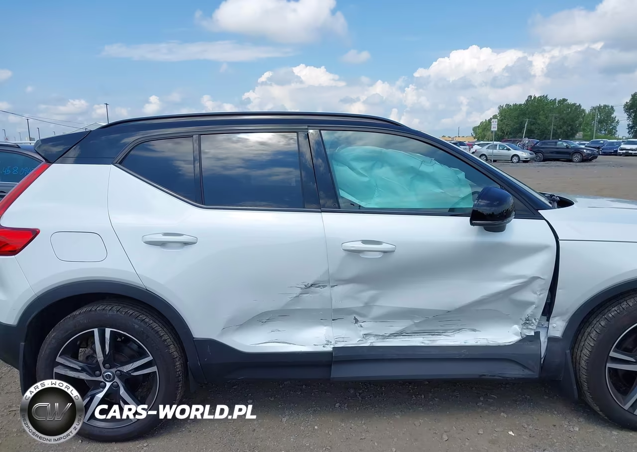 2022 Volvo Xc40 T5 R-Design VIN:YV4162UM3N2742851 - 17