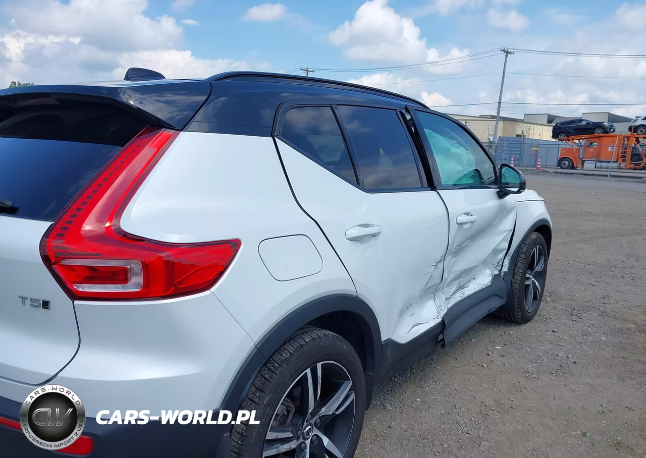 2022 Volvo Xc40 T5 R-Design VIN:YV4162UM3N2742851 - 18