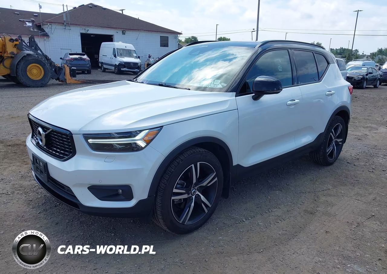 2022 Volvo Xc40 T5 R-Design VIN:YV4162UM3N2742851 - 2