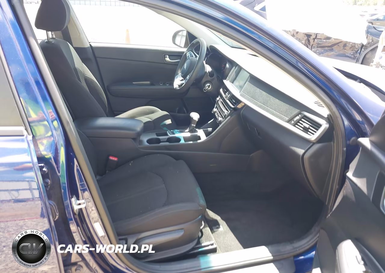 2019 Kia Optima Lx VIN:5XXGT4L30KG363452 - 5
