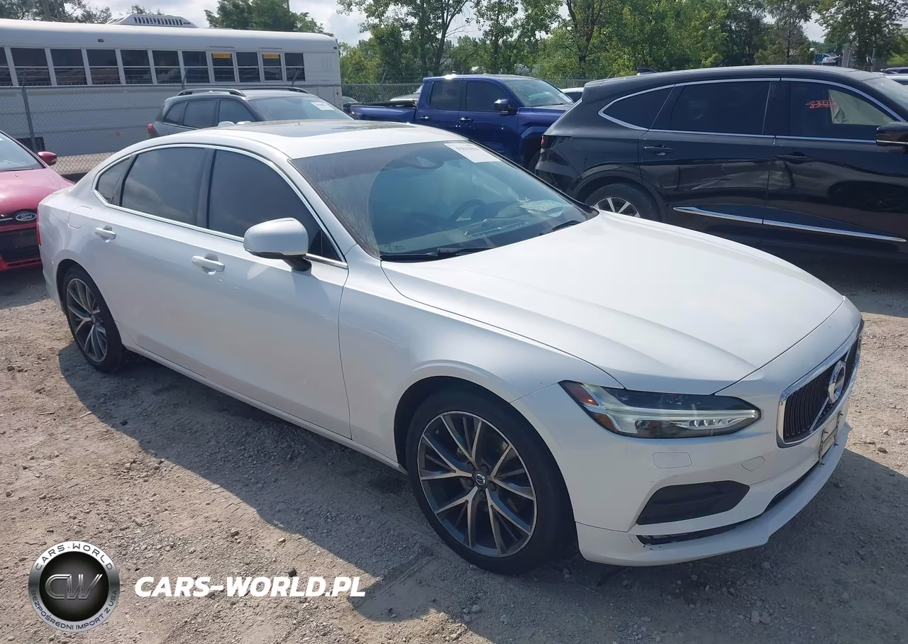 2018 Volvo S90 T5 Momentum
