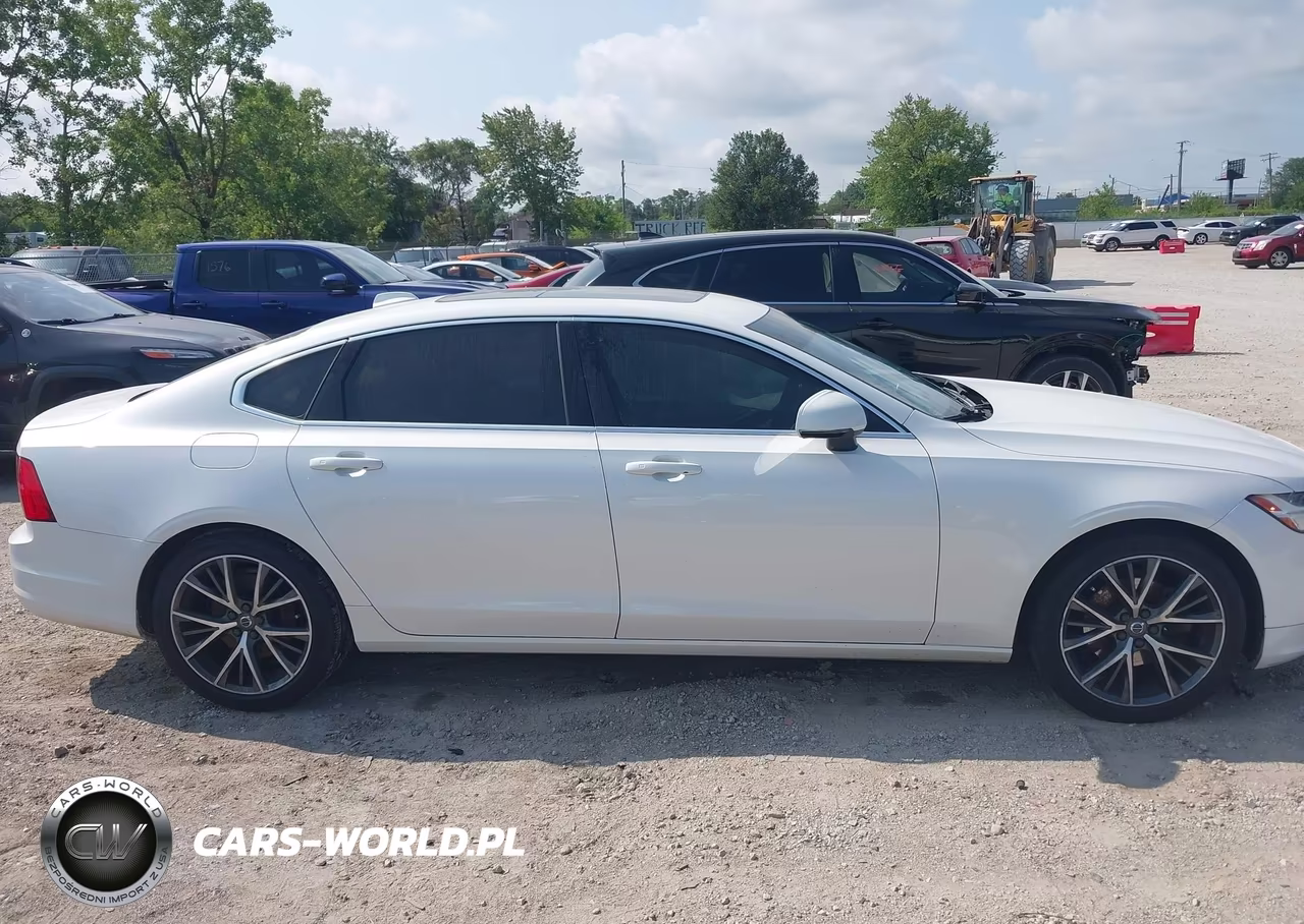 2018 Volvo S90 T5 Momentum VIN:LVY982MK5JP033634 - 13