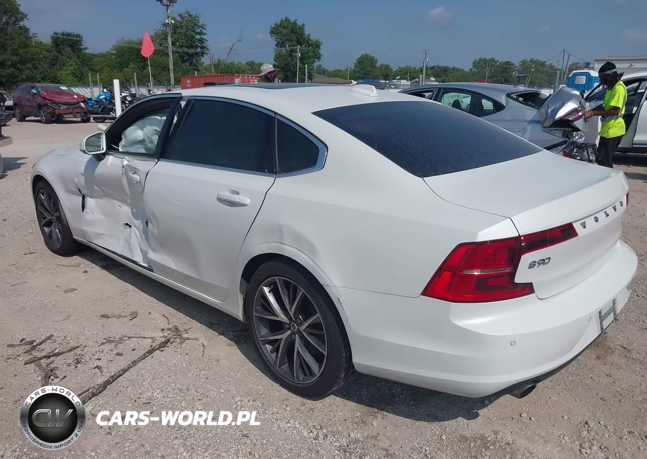 2018 Volvo S90 T5 Momentum VIN:LVY982MK5JP033634 - 3