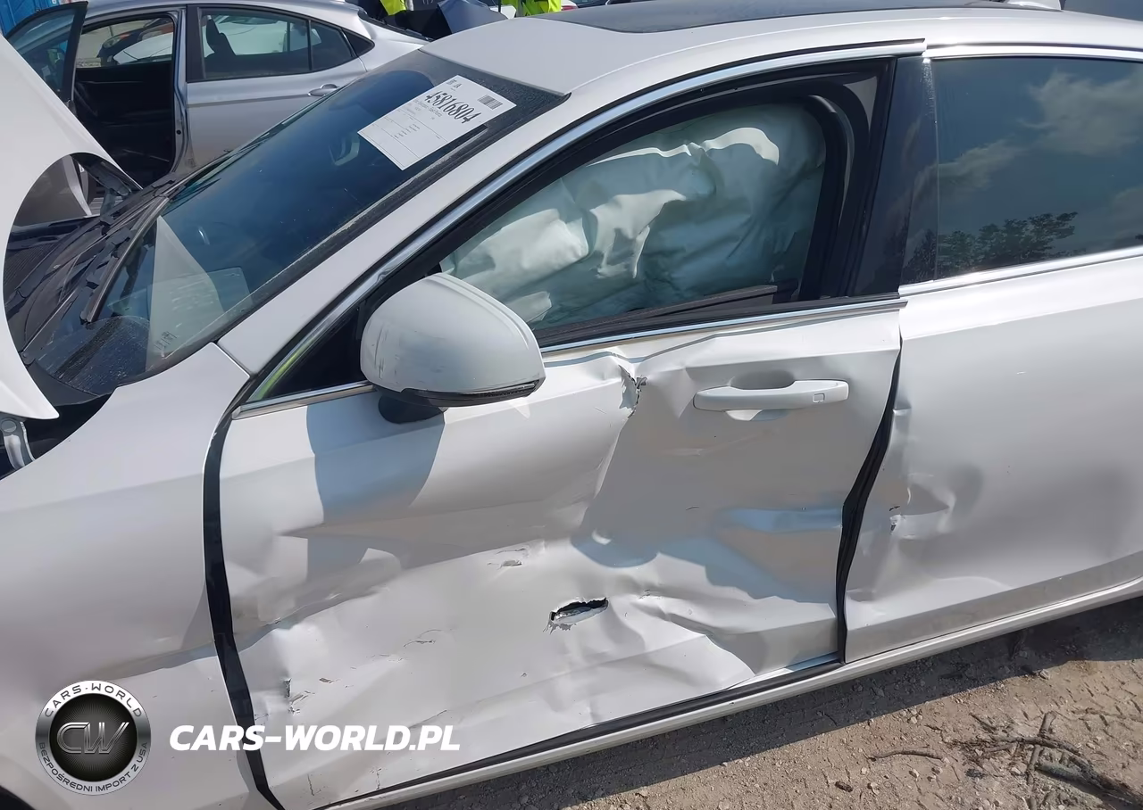 2018 Volvo S90 T5 Momentum VIN:LVY982MK5JP033634 - 6