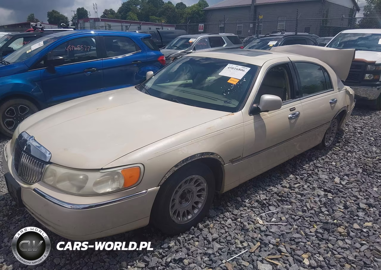 2002 Lincoln Town Car Cartier VIN:1LNHM83W02Y645902 - 2