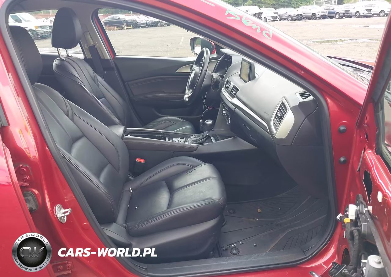 2018 Mazda Mazda3 Touring VIN:3MZBN1V30JM272613 - 5