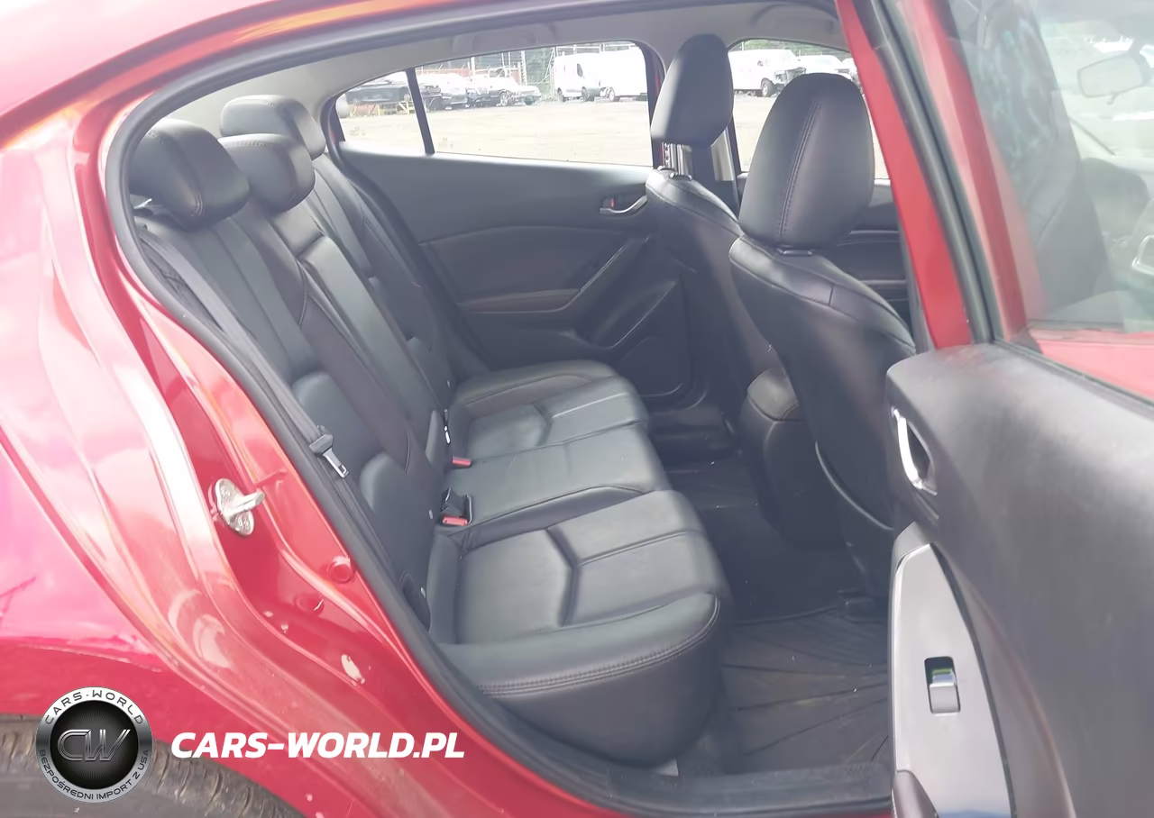 2018 Mazda Mazda3 Touring VIN:3MZBN1V30JM272613 - 8