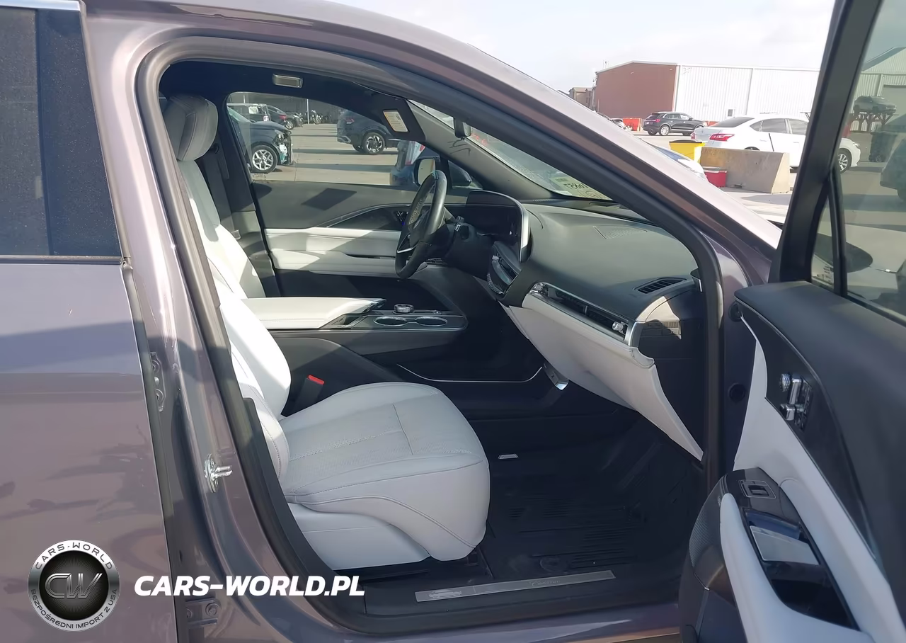 2026 Cadillac Lyriq Premium Luxury Awd VIN:1GYKPRRL2TZ300283 - 5