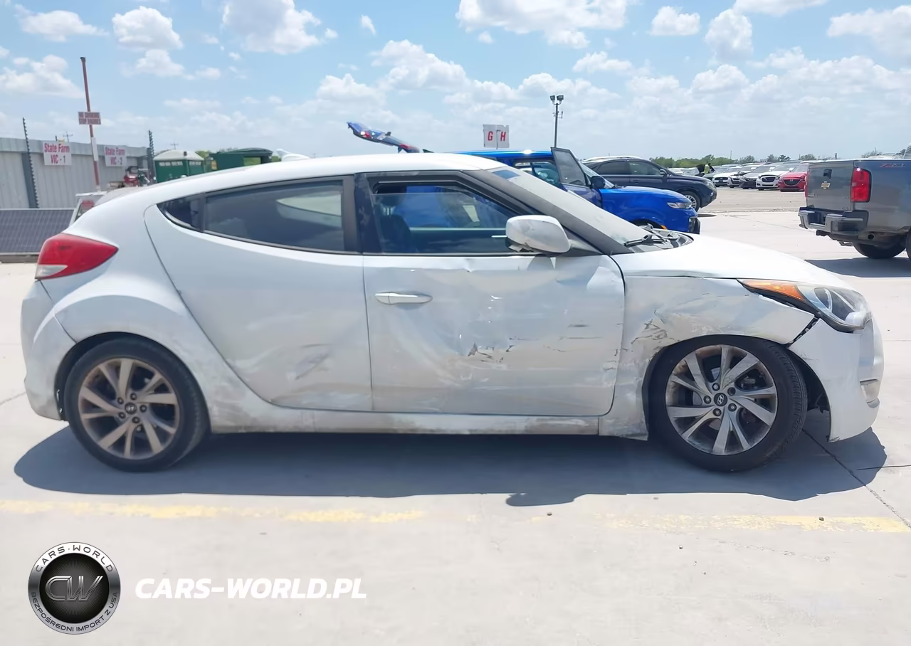 2017 Hyundai Veloster VIN:KMHTC6ADXHU306244 - 12