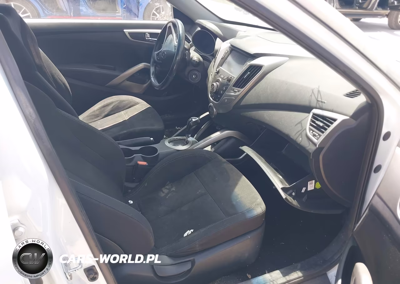 2017 Hyundai Veloster VIN:KMHTC6ADXHU306244 - 5