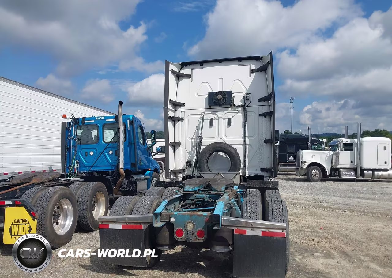 2021 Freightliner New Cascadia 126 VIN:1FUJHHDR3MLMK3964 - 15