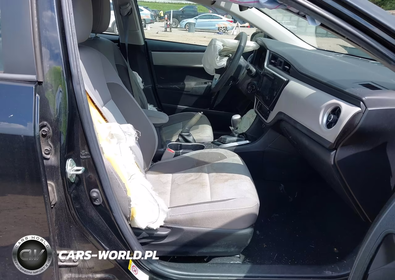 2019 Toyota Corolla Le VIN:2T1BURHE0KC186049 - 5