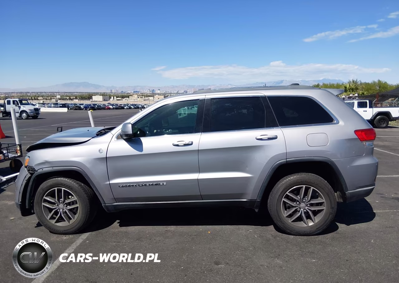 2018 Jeep Grand Cherokee Laredo E 4X4 VIN:1C4RJFAG6JC401698 - 15