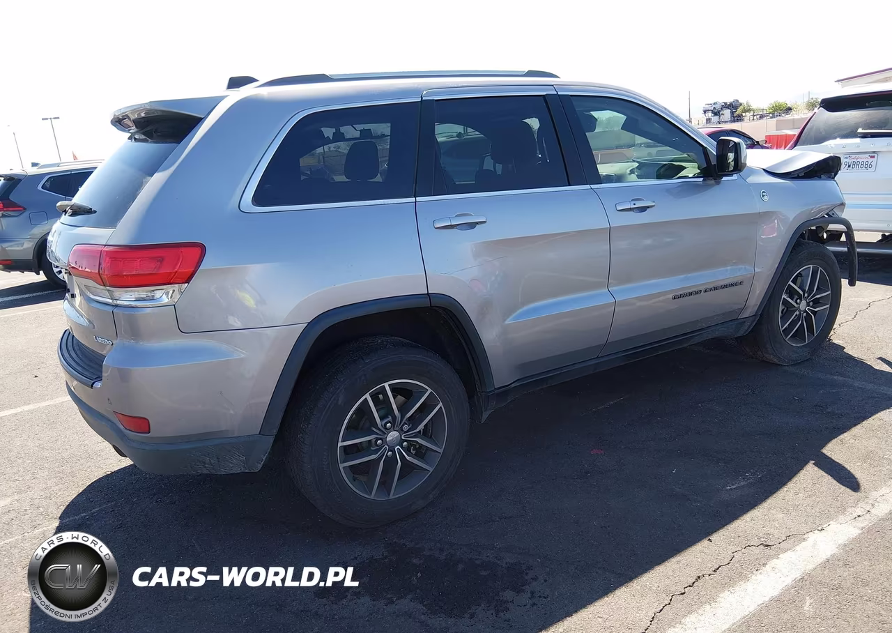 2018 Jeep Grand Cherokee Laredo E 4X4 VIN:1C4RJFAG6JC401698 - 4
