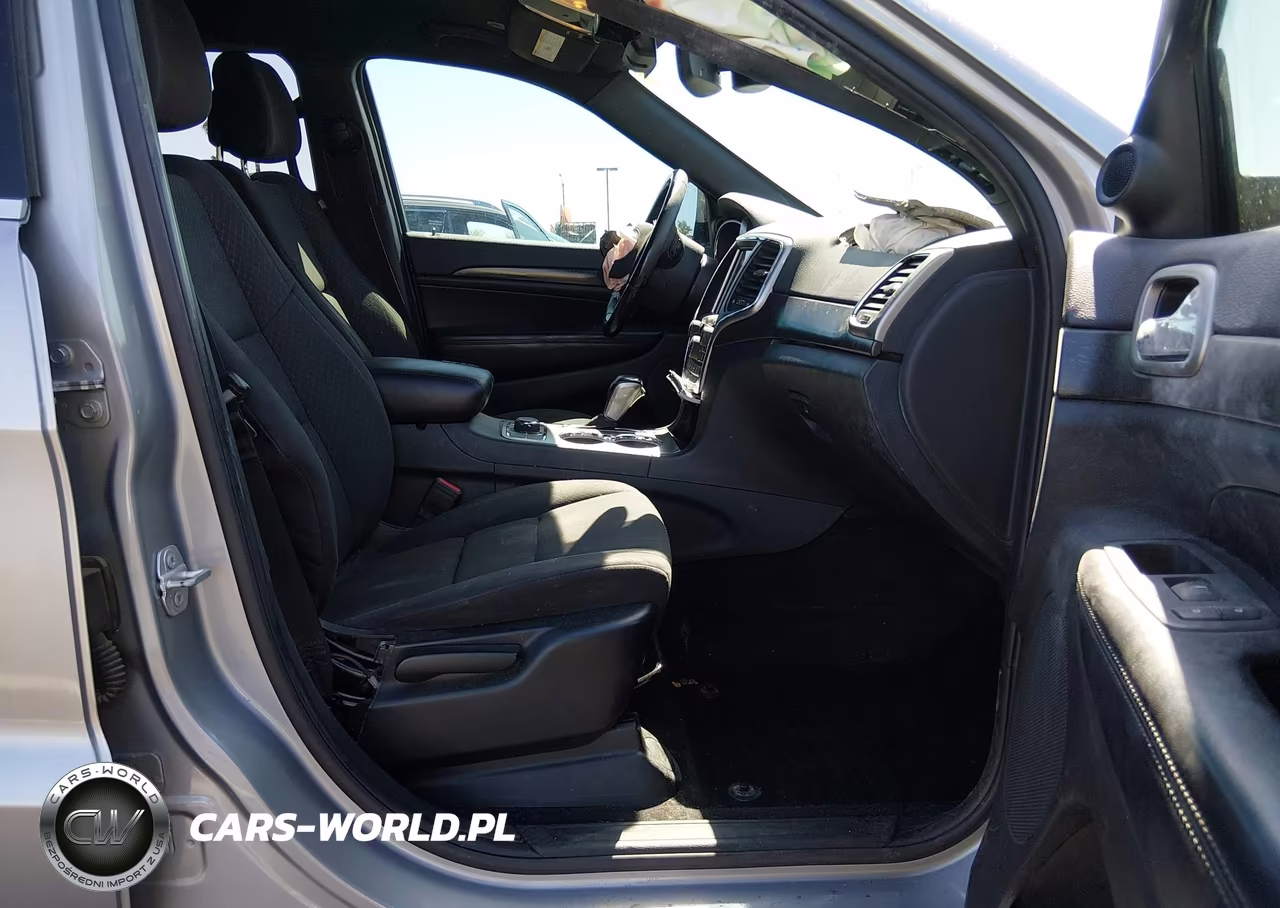 2018 Jeep Grand Cherokee Laredo E 4X4 VIN:1C4RJFAG6JC401698 - 5
