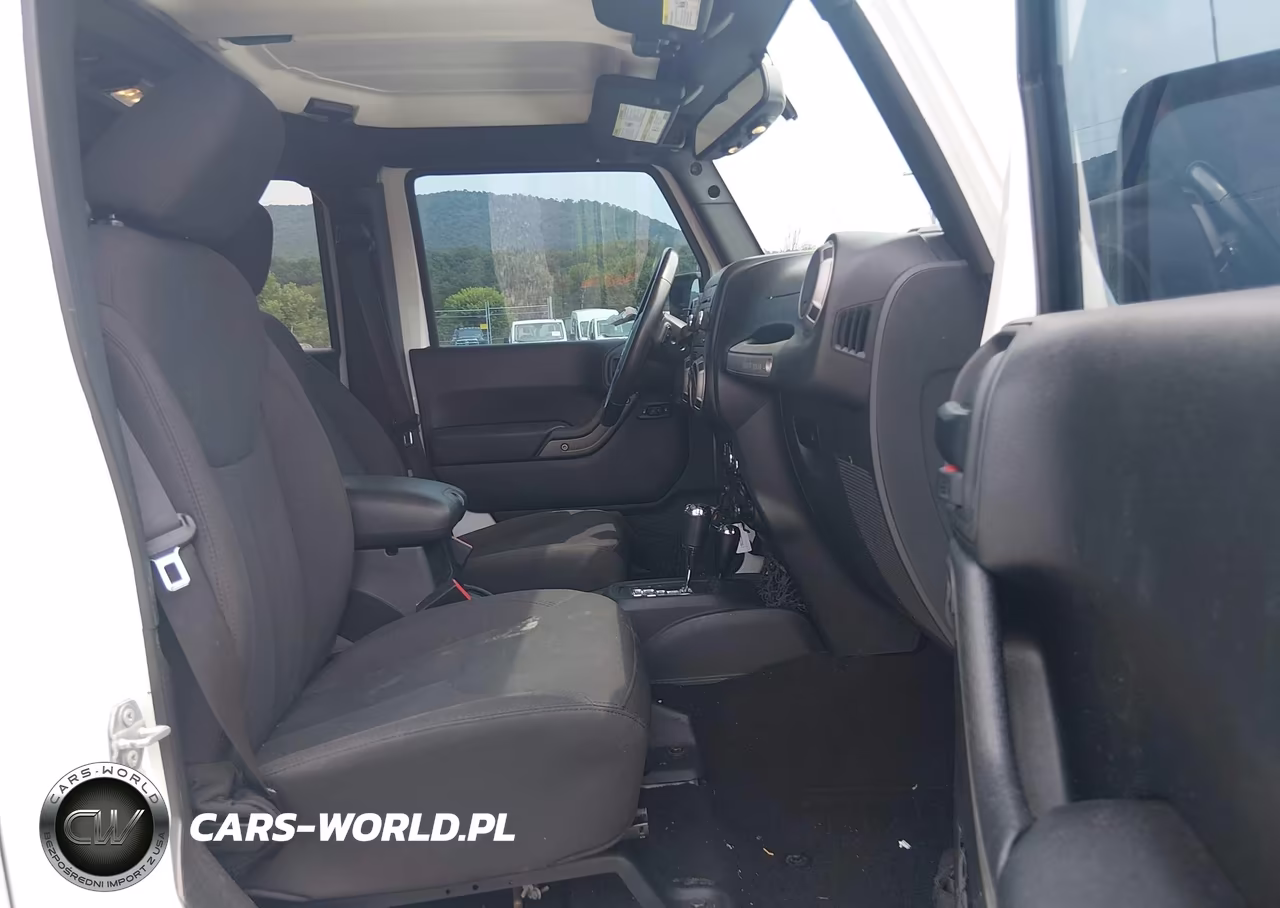 2017 Jeep Wrangler Unlimited Sport VIN:1C4BJWDG0HL554276 - 5