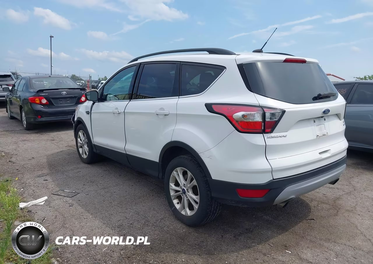 2018 Ford Escape Se VIN:1FMCU9G9XJUB48592 - 3