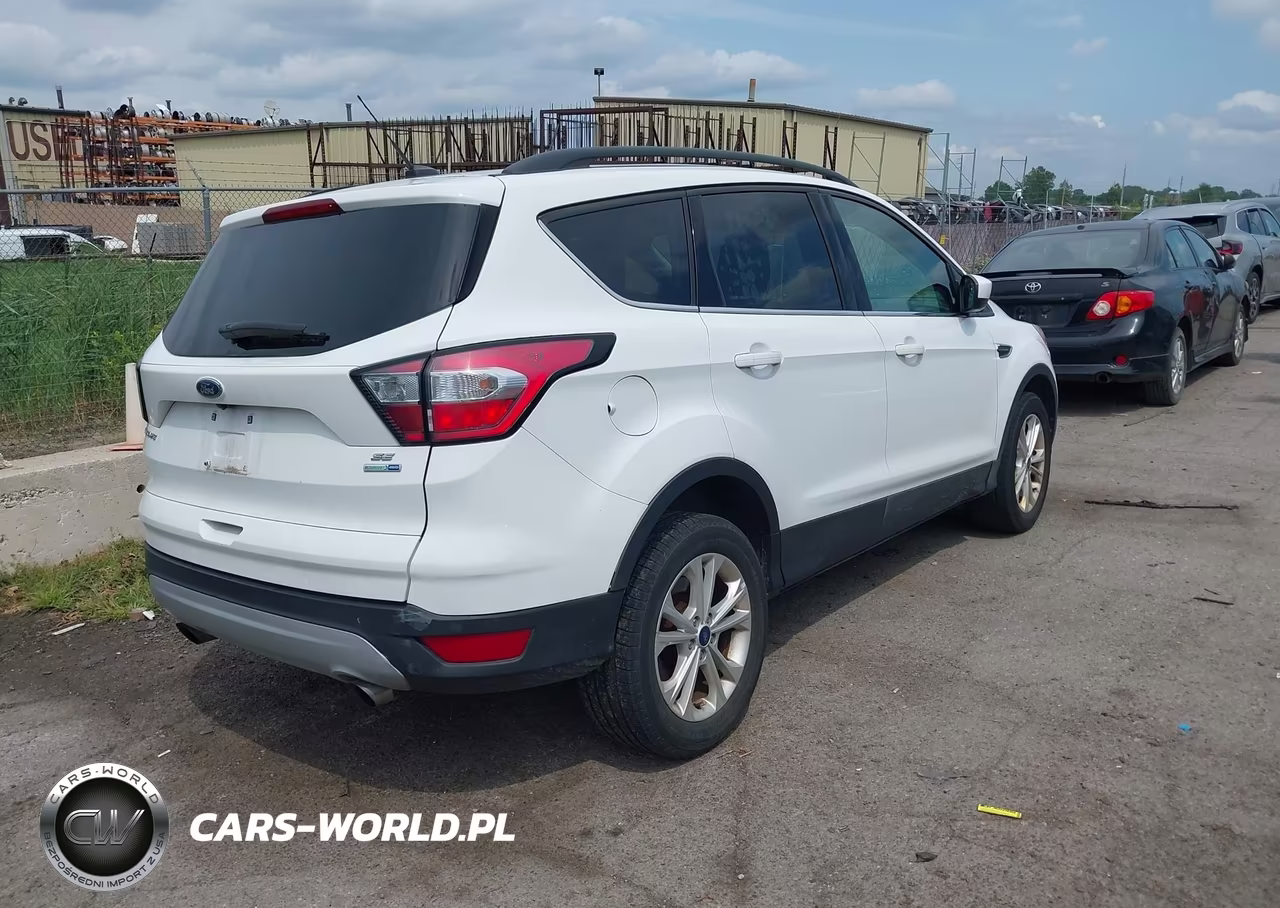 2018 Ford Escape Se VIN:1FMCU9G9XJUB48592 - 4