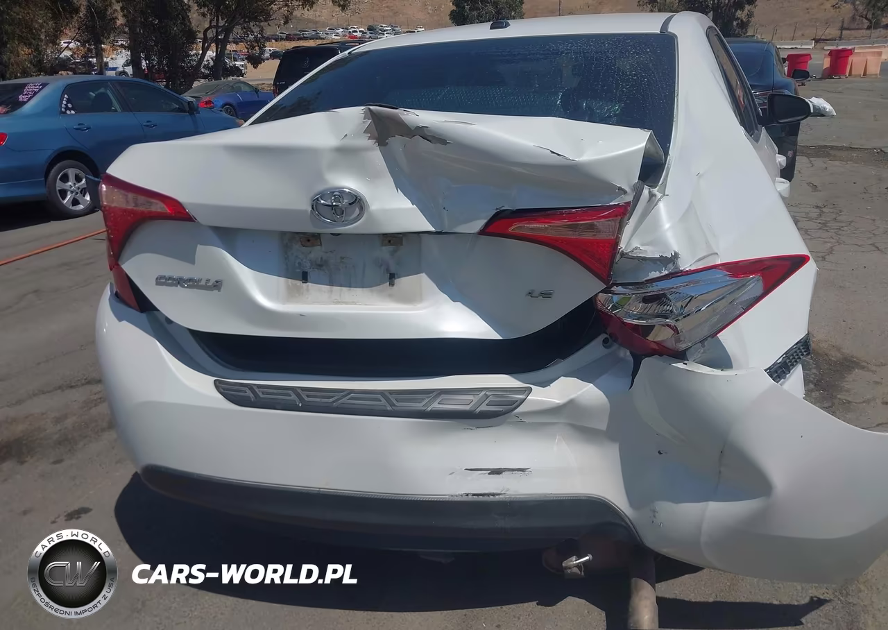 2017 Toyota Corolla Le VIN:5YFBURHE8HP674223 - 12