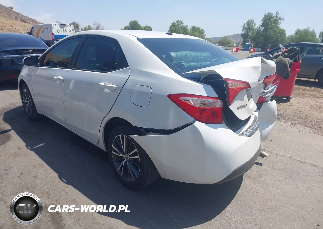 2017 Toyota Corolla Le VIN:5YFBURHE8HP674223 - 3