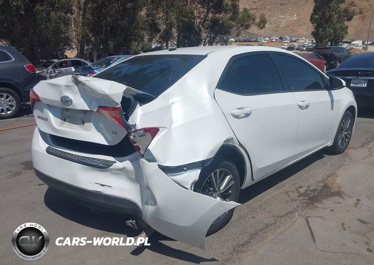 2017 Toyota Corolla Le VIN:5YFBURHE8HP674223 - 4