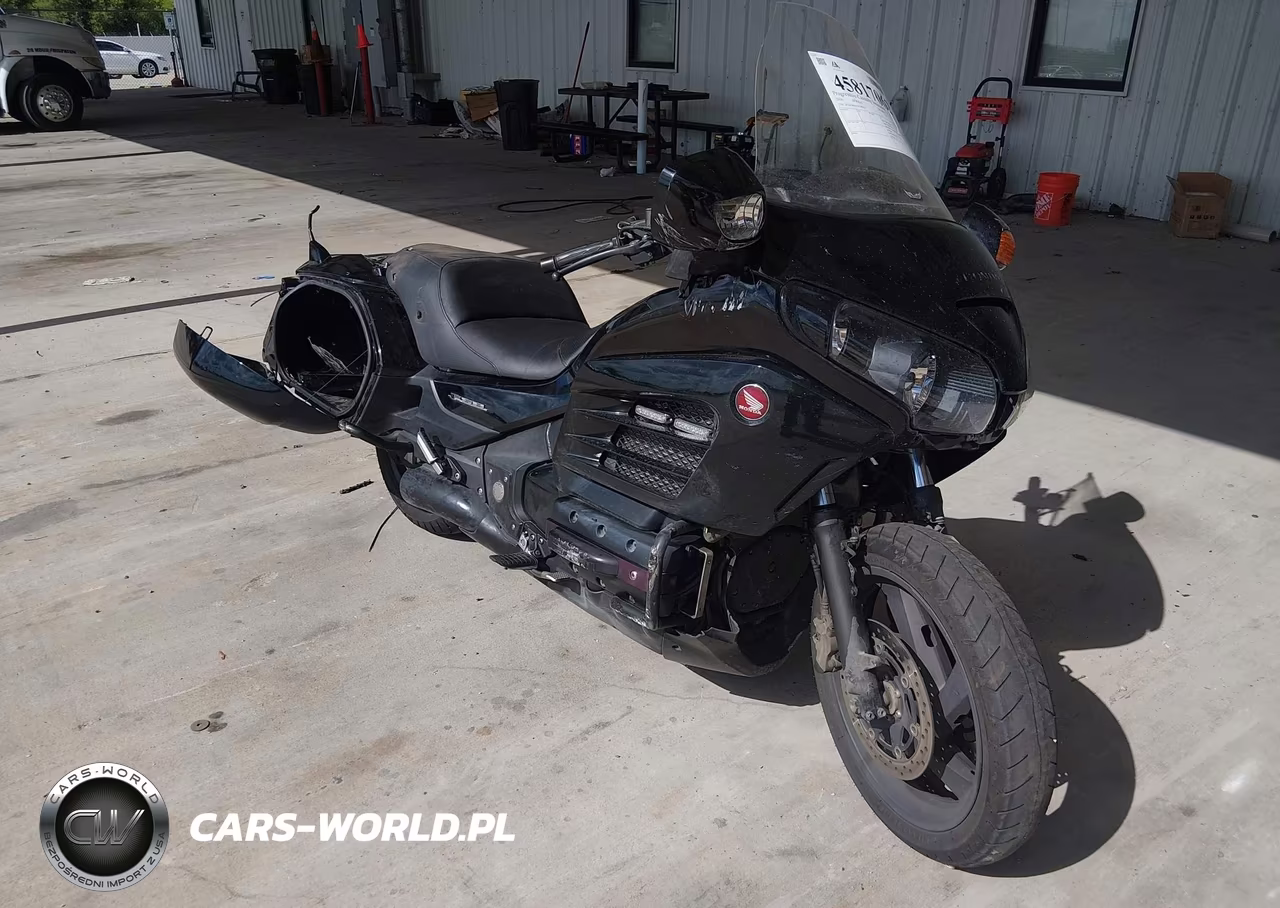 2016 Honda Gl1800 B