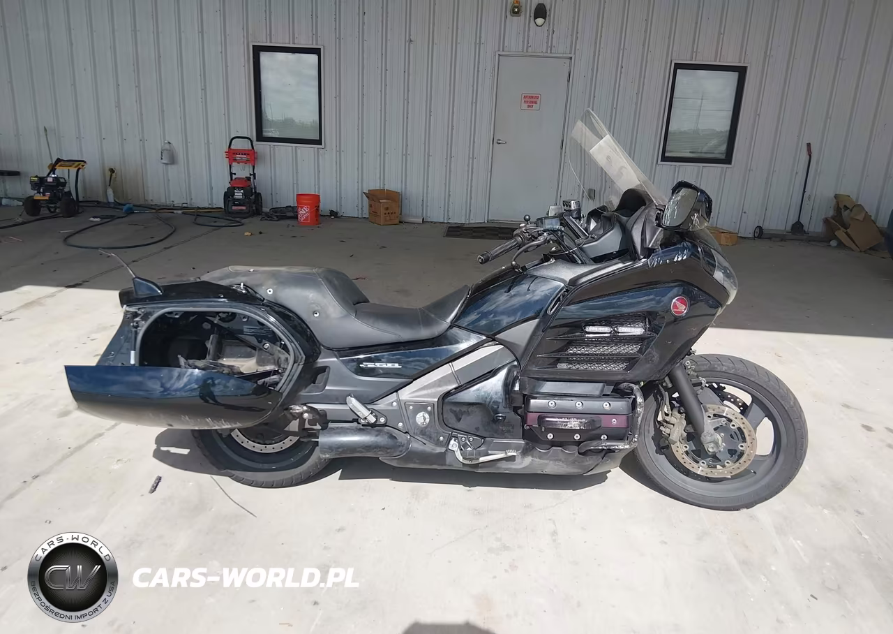 2016 Honda Gl1800 B VIN:JH2SC6816GK300275 - 12