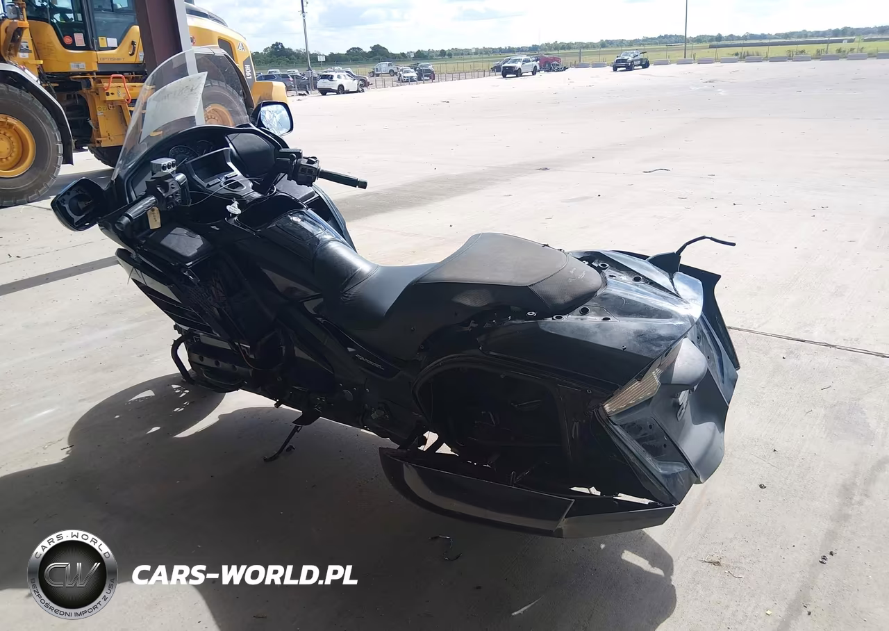 2016 Honda Gl1800 B VIN:JH2SC6816GK300275 - 3