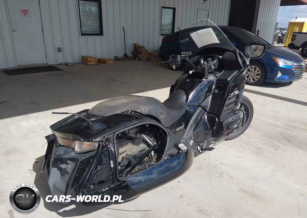 2016 Honda Gl1800 B VIN:JH2SC6816GK300275 - 4