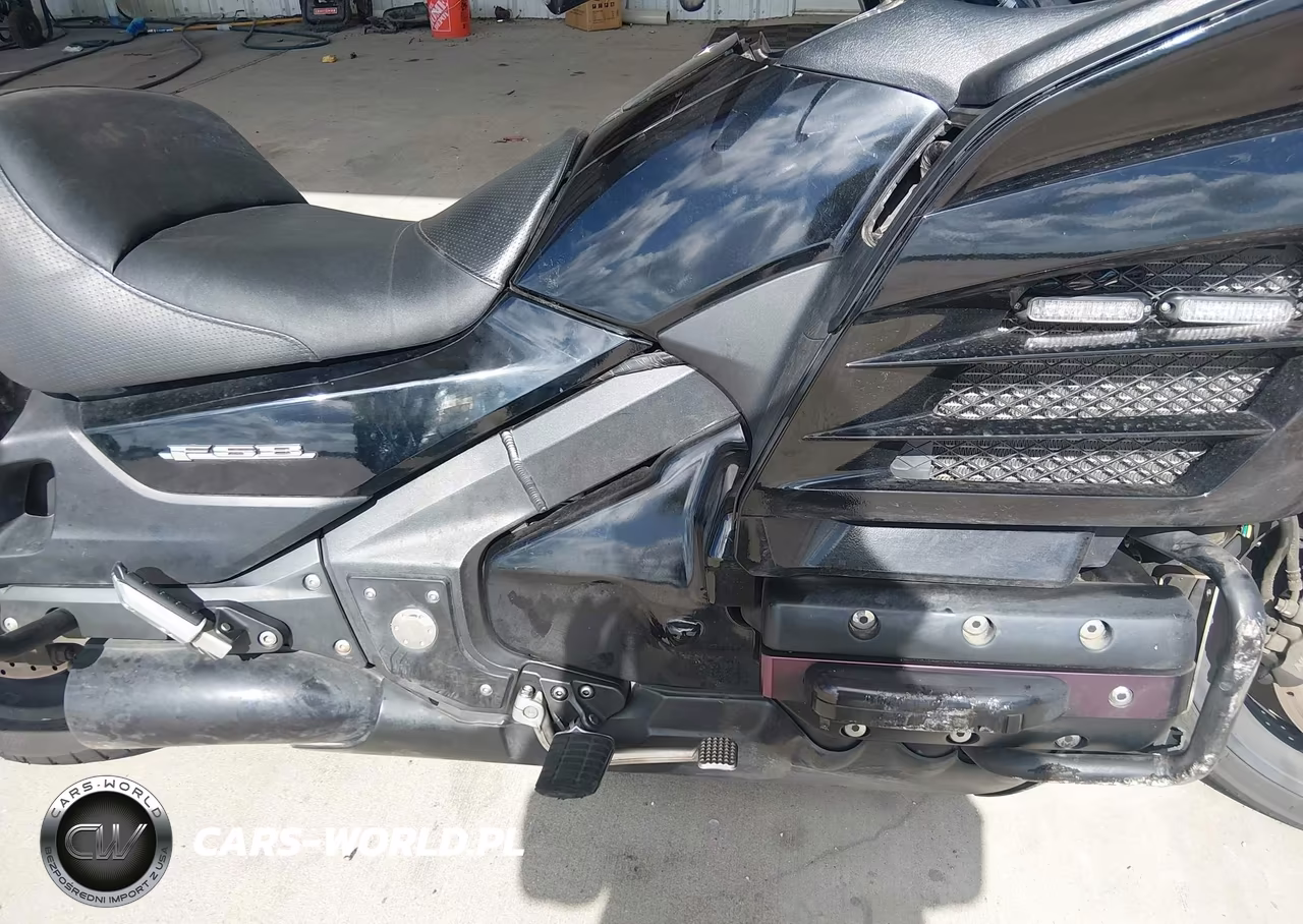 2016 Honda Gl1800 B VIN:JH2SC6816GK300275 - 8