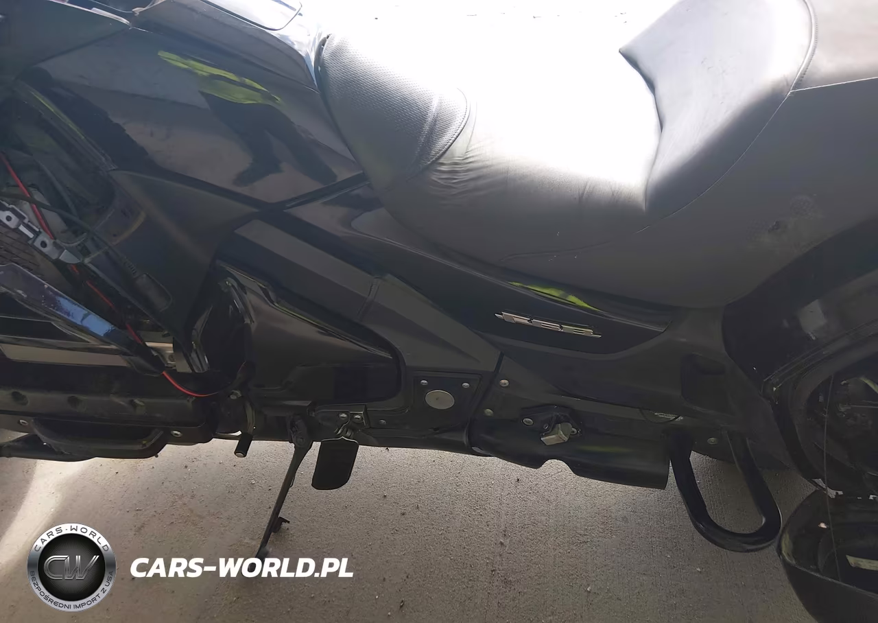 2016 Honda Gl1800 B VIN:JH2SC6816GK300275 - 9