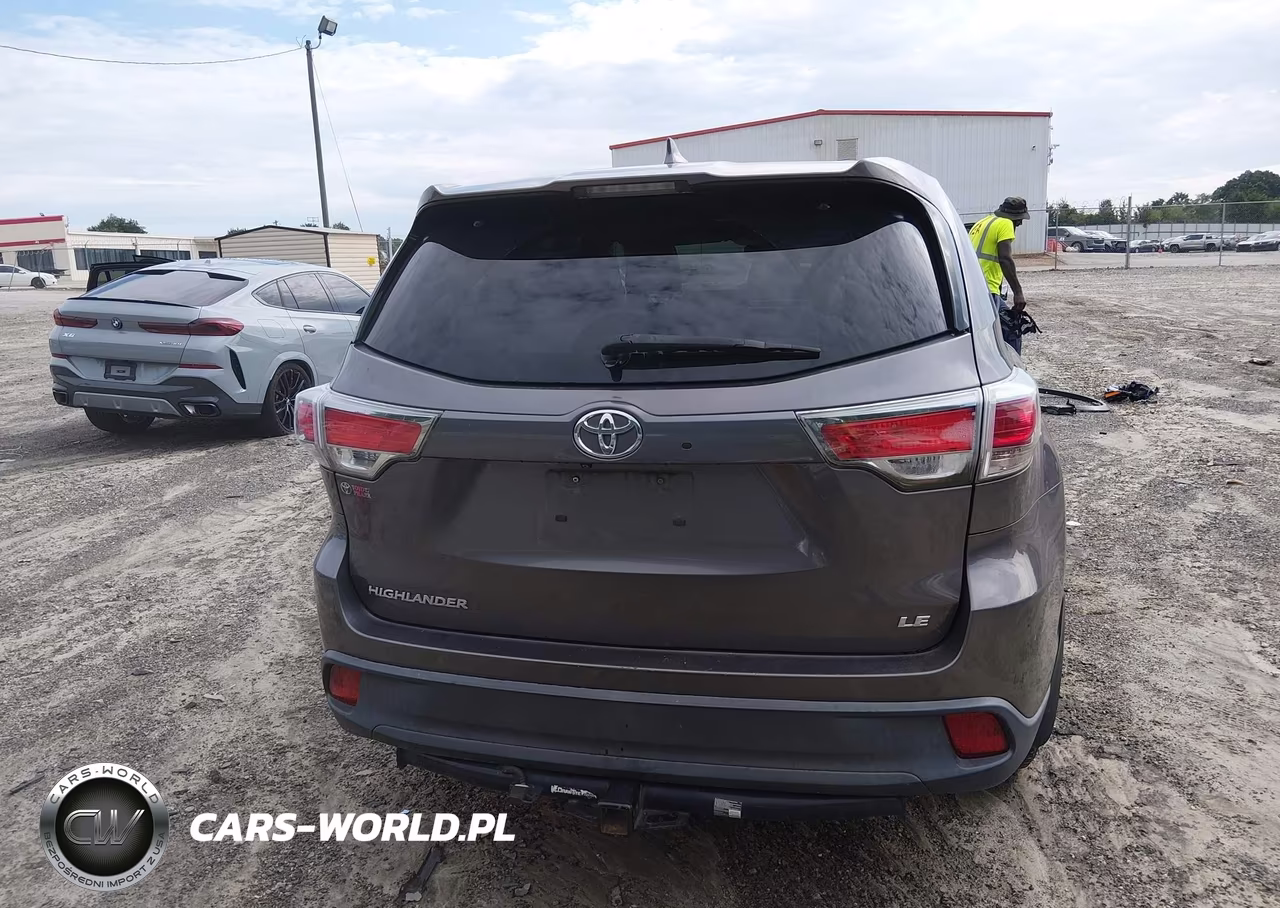 2015 Toyota Highlander Le Plus V6 VIN:5TDZKRFH8FS063002 - 17