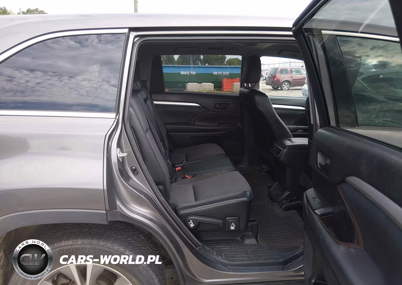 2015 Toyota Highlander Le Plus V6 VIN:5TDZKRFH8FS063002 - 8