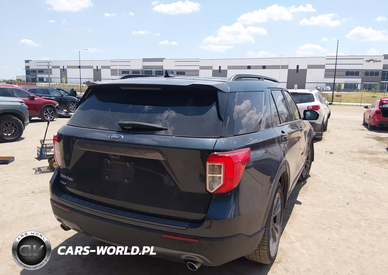 2022 Ford Explorer Xlt VIN:1FMSK7DH9NGB82643 - 4