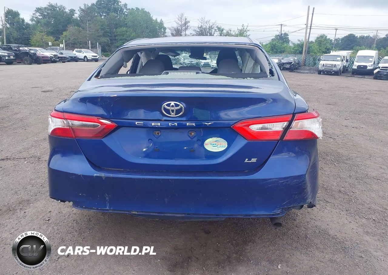 2018 Toyota Camry Le VIN:JTNB11HK8J3015052 - 15