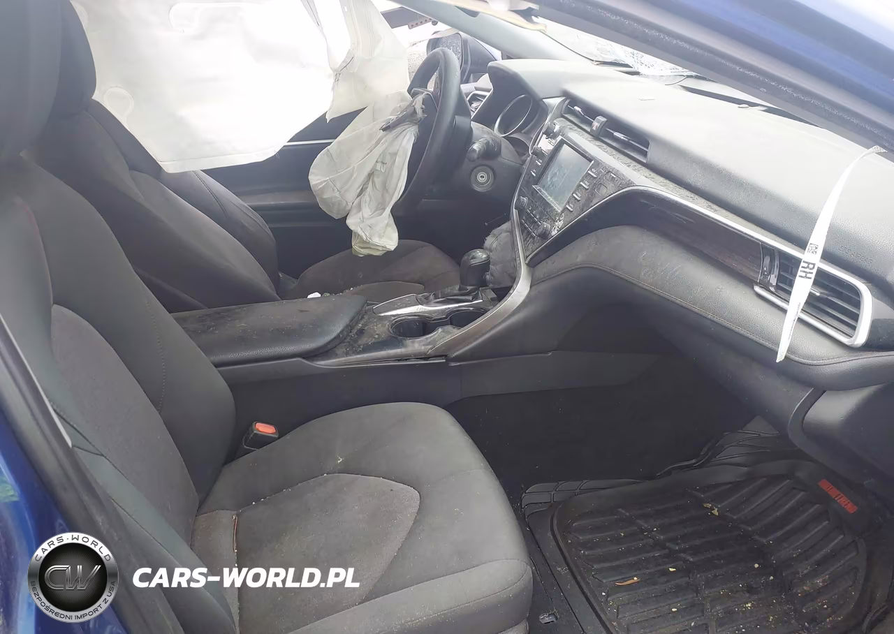 2018 Toyota Camry Le VIN:JTNB11HK8J3015052 - 5
