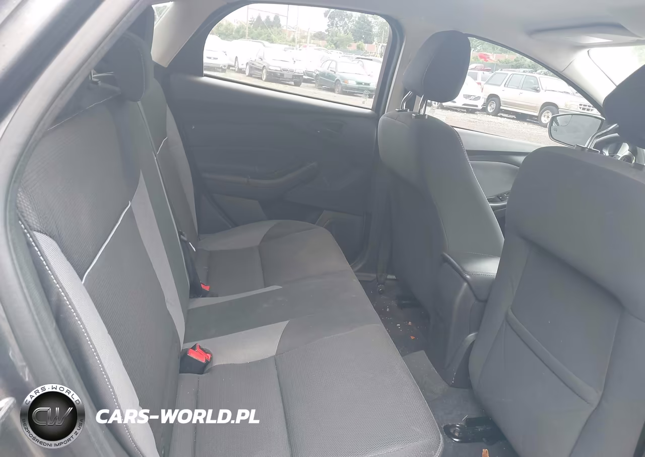 2012 Ford Focus Se VIN:1FAHP3F20CL371659 - 8