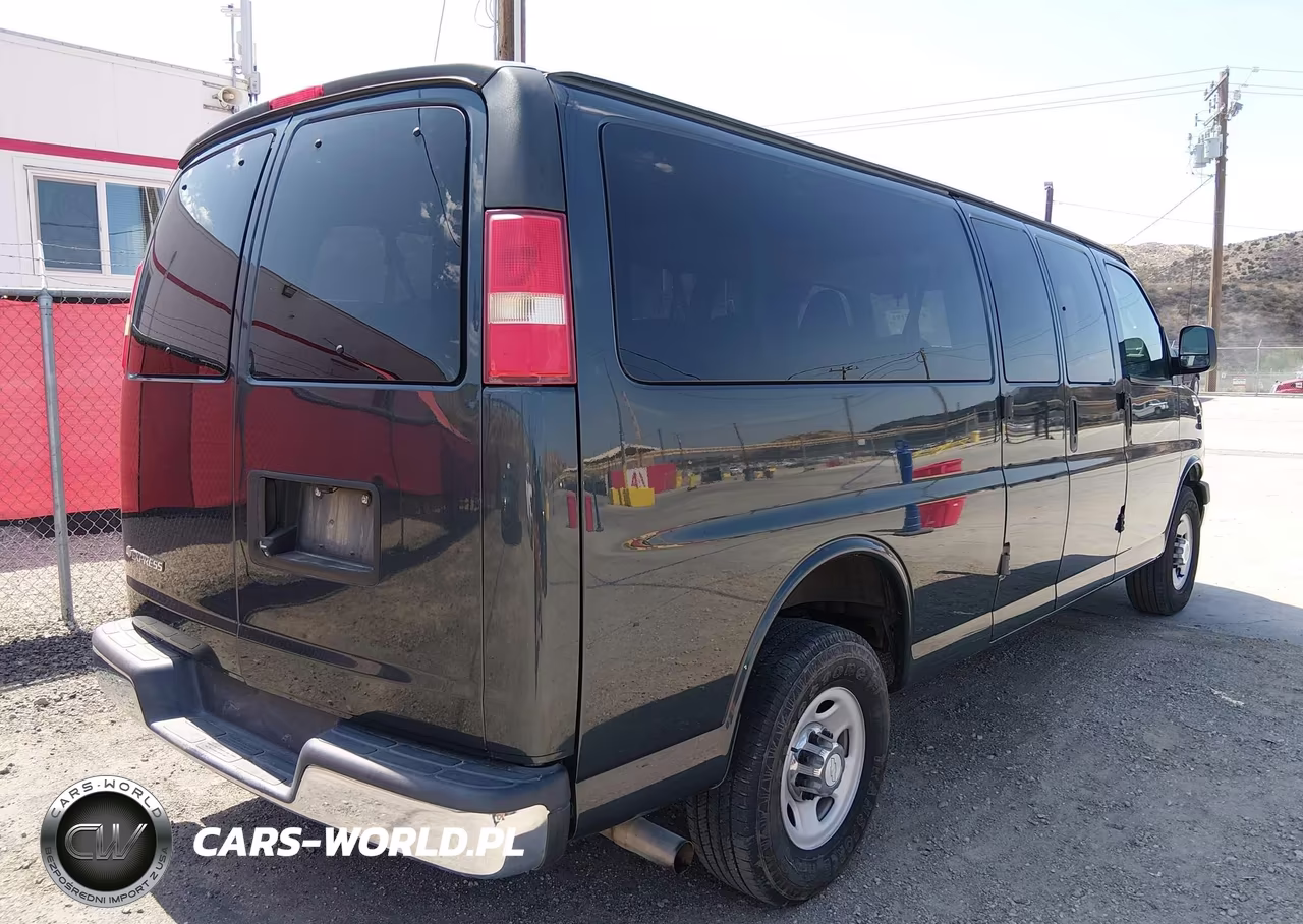 2017 Chevrolet Express 3500 Lt VIN:1GAZGPFFXH1274389 - 4