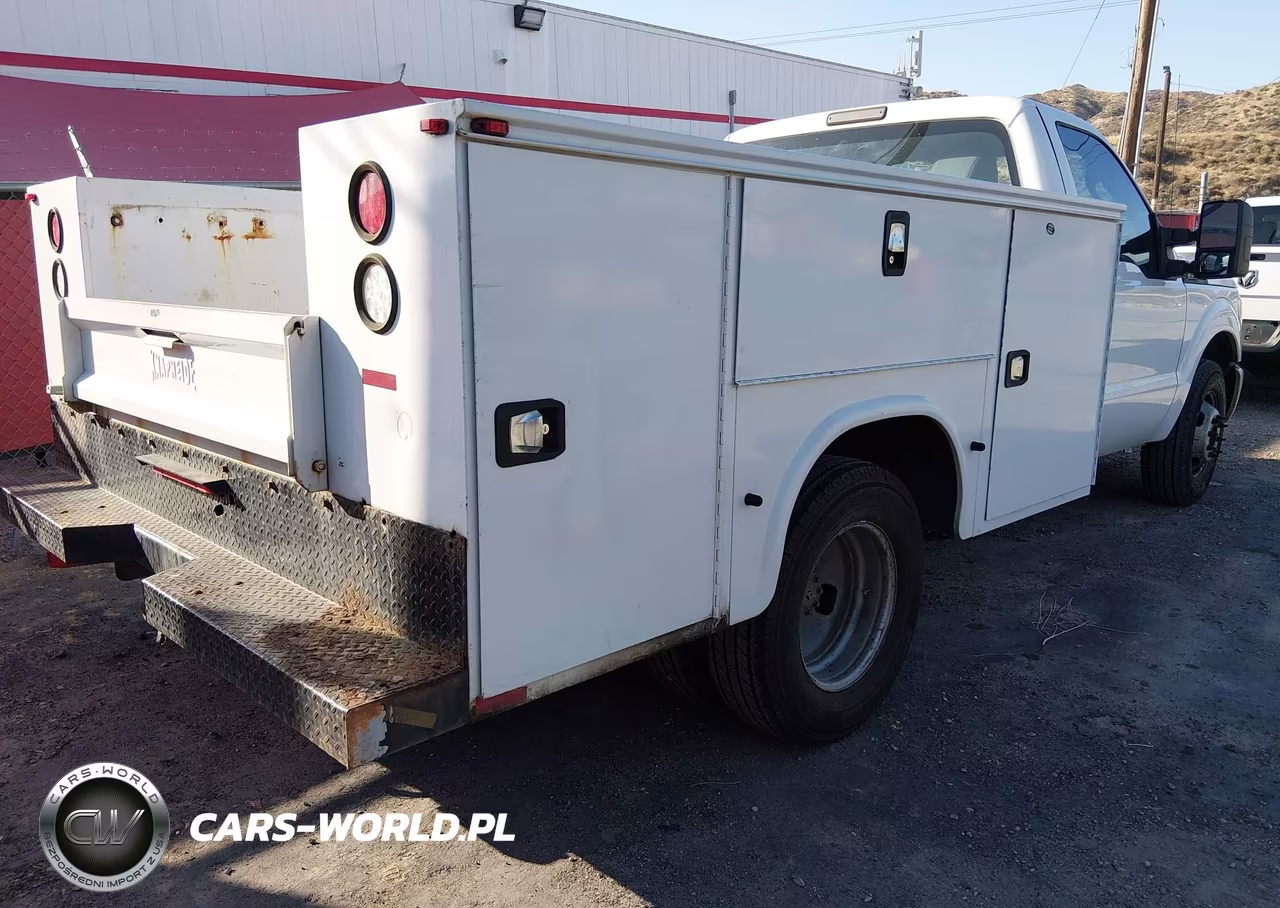 2016 Ford F-350 Chassis Xl VIN:1FDRF3G62GEC86671 - 4