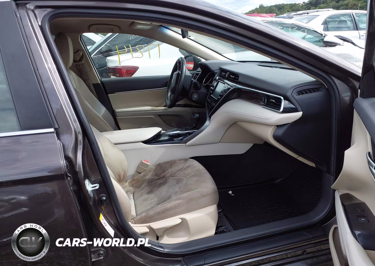 2018 Toyota Camry Le VIN:JTNB11HK5J3030799 - 5